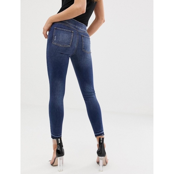 Spanx High Rise Tummy‎ Control Released Hem Distressed Denim Jeans - Size S - Picture 3 of 10